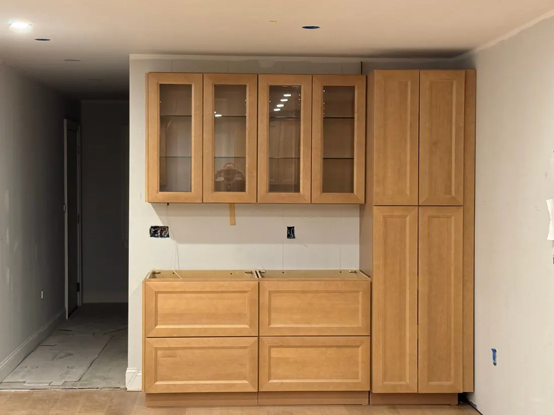 Oak built-in with glass-front uppers